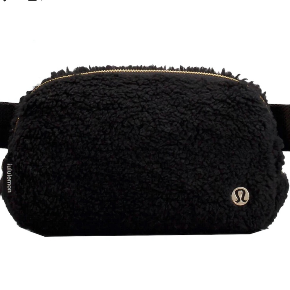 Lululemon Wear Everywhere Belt Bag